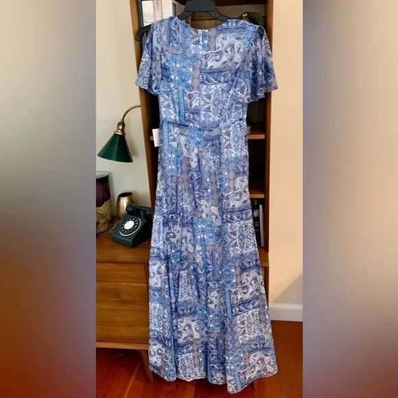Lulu’s Blue Paisley Maxi Dress M Peekaboo Front Tie - Picture 2 of 10